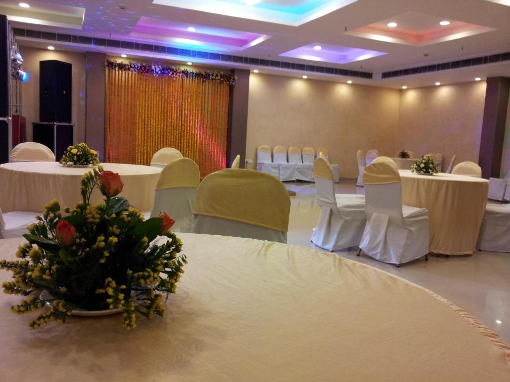 Oyo 1227 Hotel Rousha Inn Ghaziabad Exterior photo