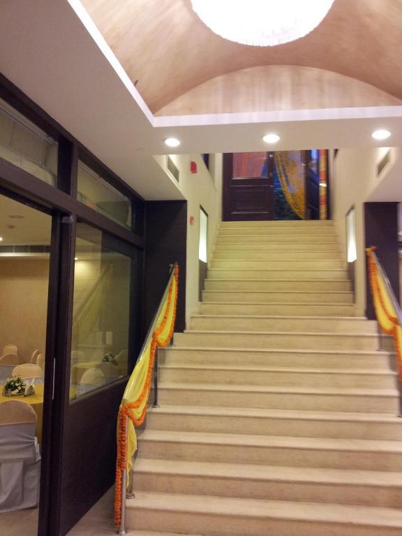 Oyo 1227 Hotel Rousha Inn Ghaziabad Exterior photo