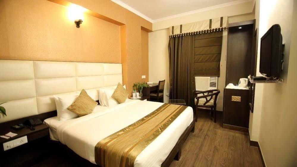 Oyo 1227 Hotel Rousha Inn Ghaziabad Exterior photo