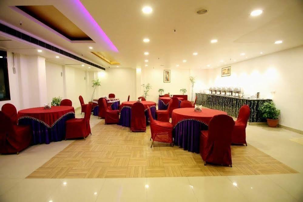 Oyo 1227 Hotel Rousha Inn Ghaziabad Exterior photo