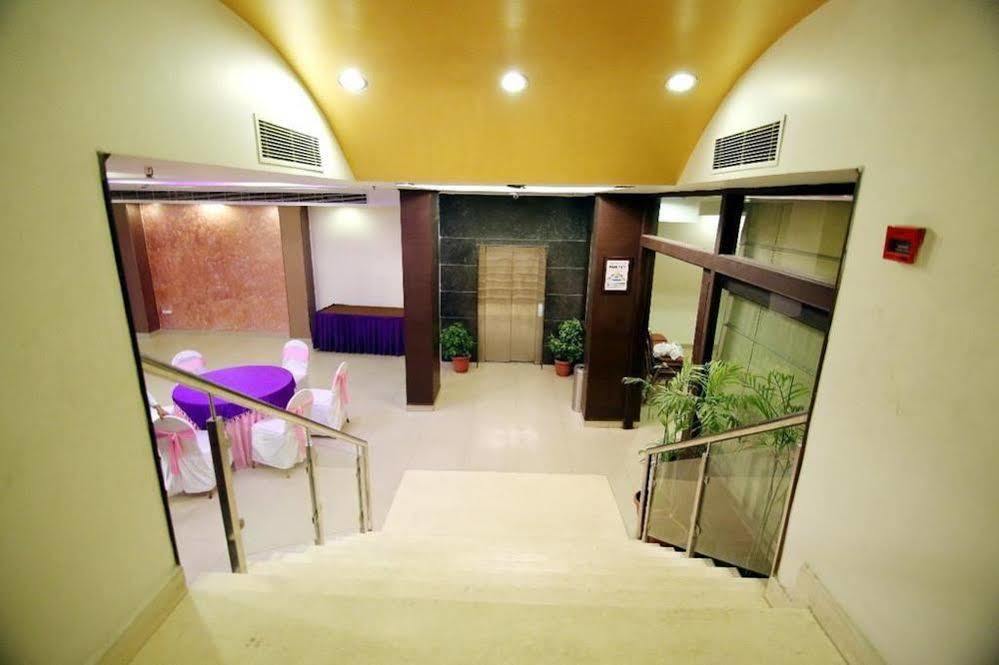 Oyo 1227 Hotel Rousha Inn Ghaziabad Exterior photo